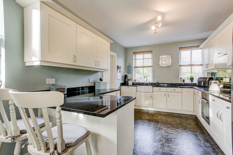 Property photo 2 of 30 Photo 26