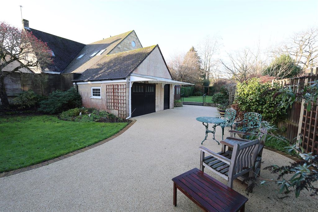 Property photo 3 of 28 Pcn Garden.Jpg