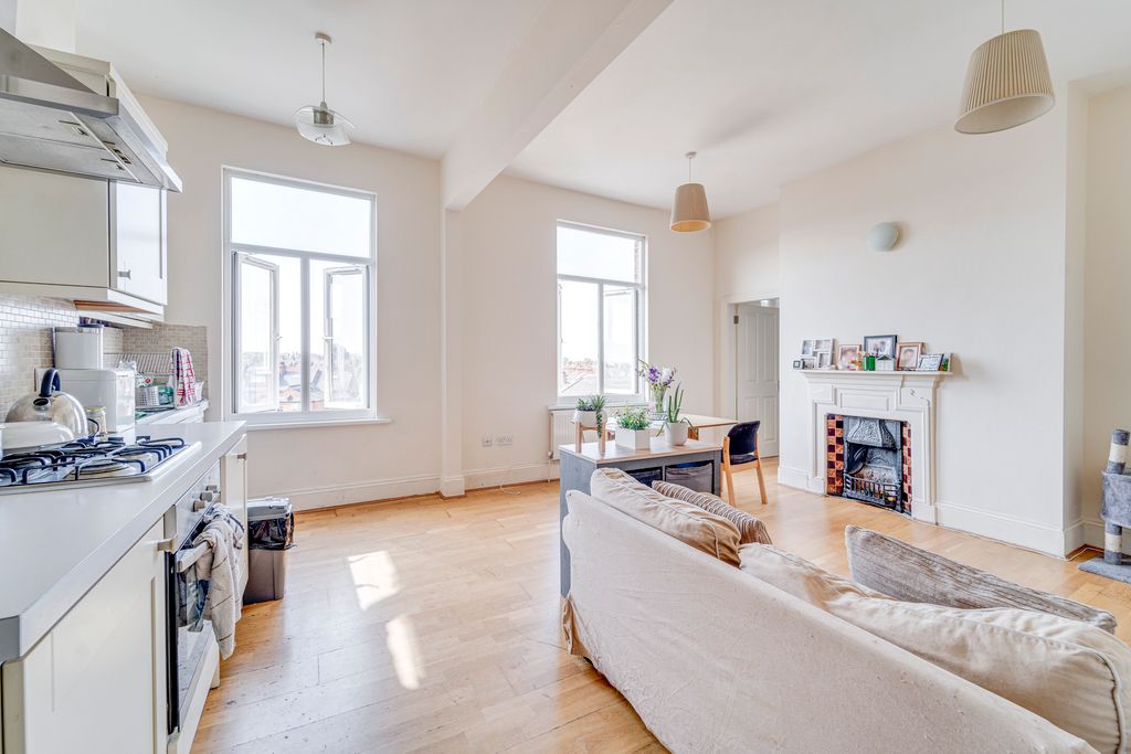 Property photo 2 of 15 Ndb04922_Enfused