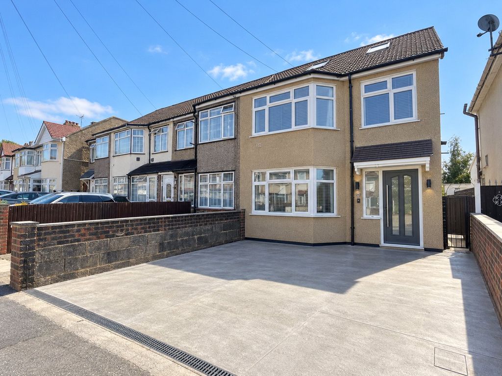 Property photo 1 of 11 Fromt Aspcet