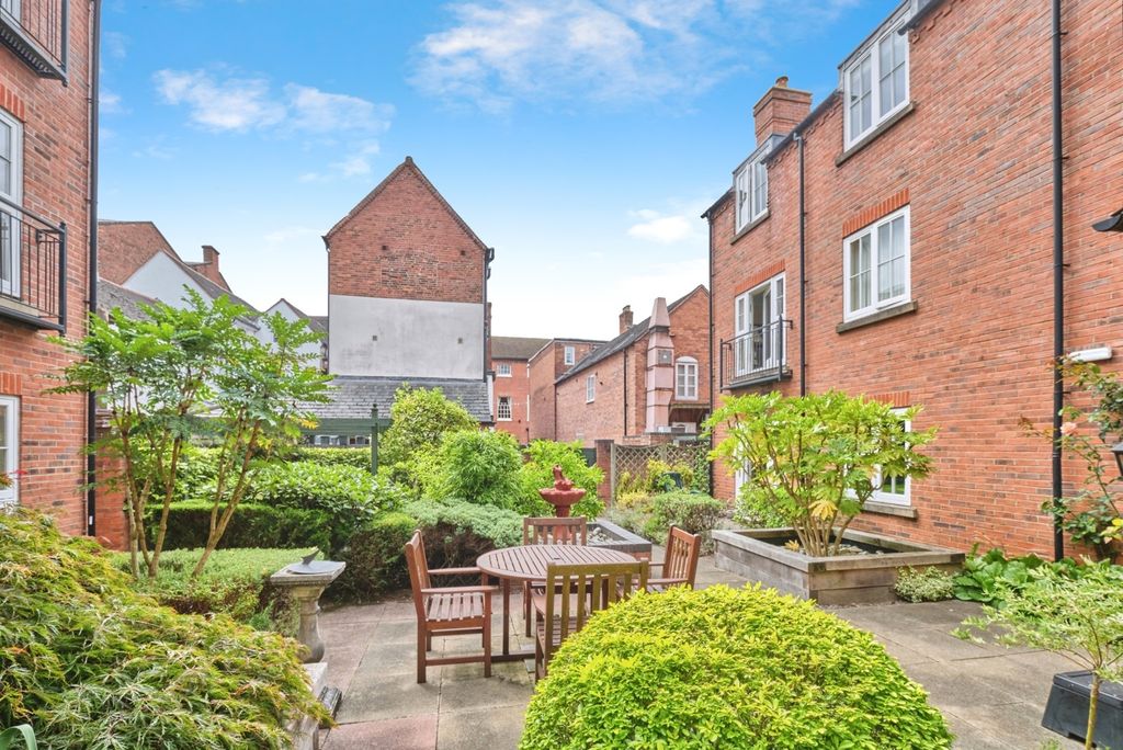 Property photo 2 of 17 Photo