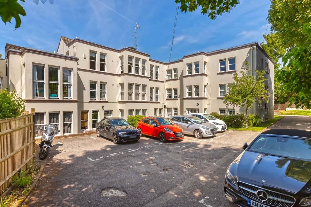 Property photo 1 of 14 Harrington Mansions_13.Jpg