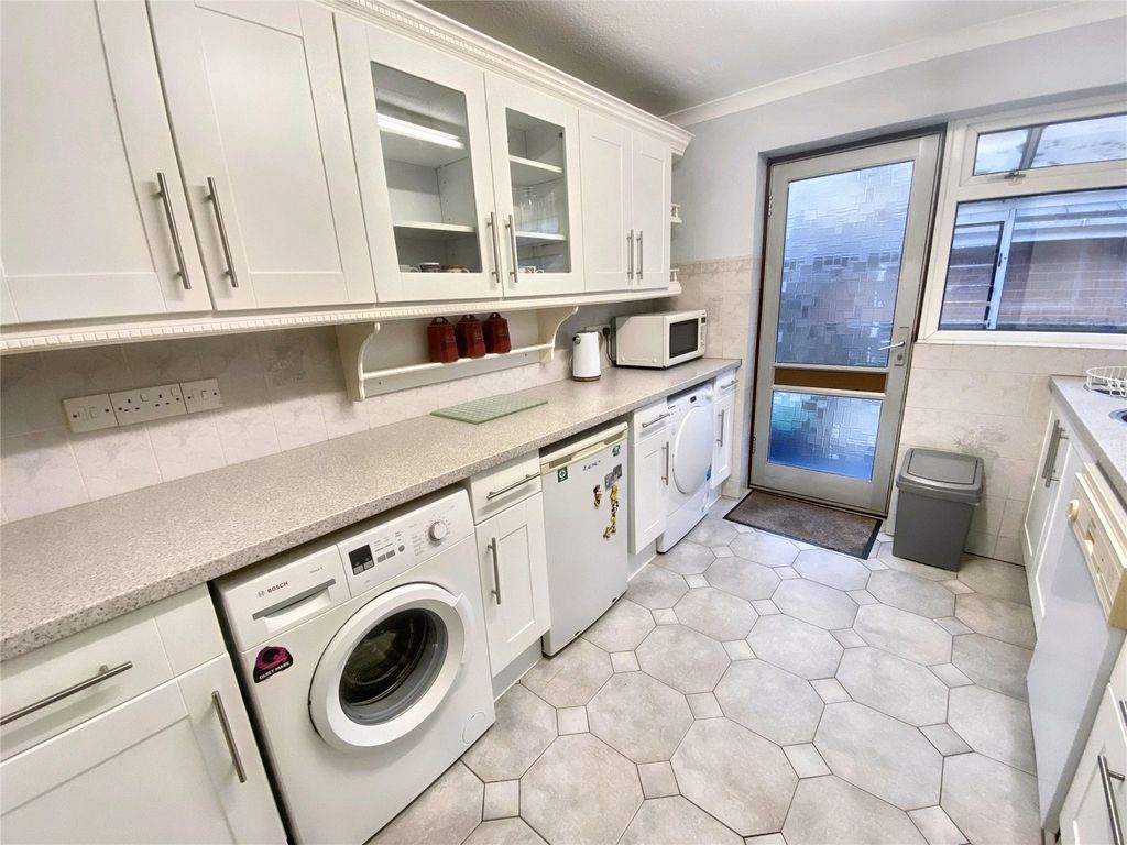 Property photo 3 of 13 Kitchen