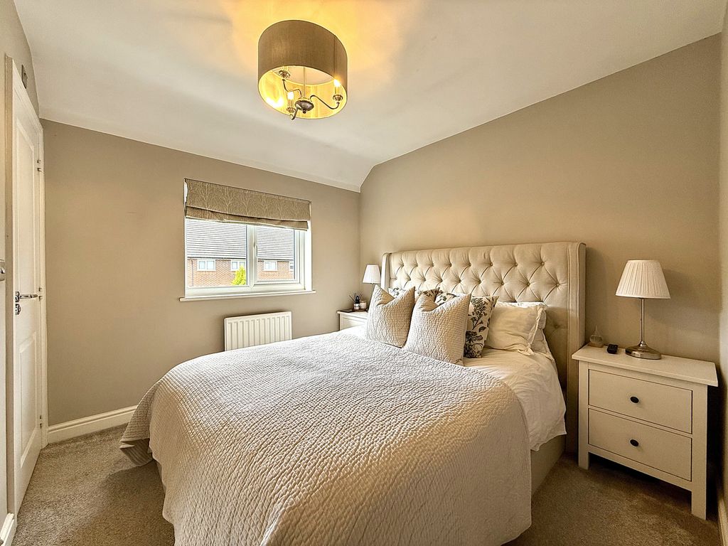 Property photo 3 of 27