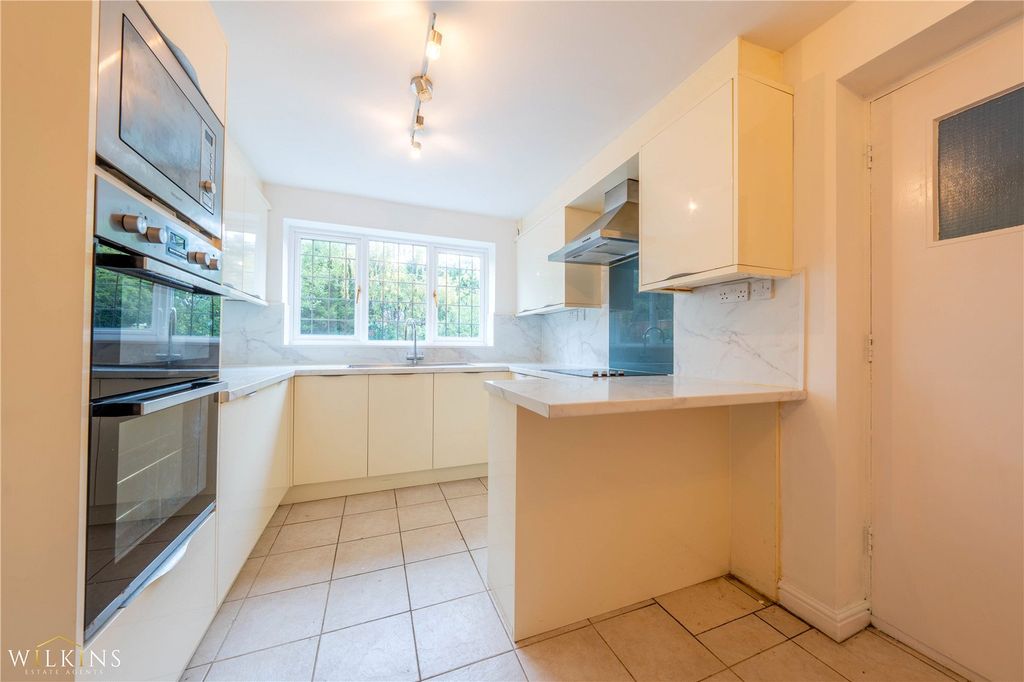 Property photo 2 of 36 Picture No. 22