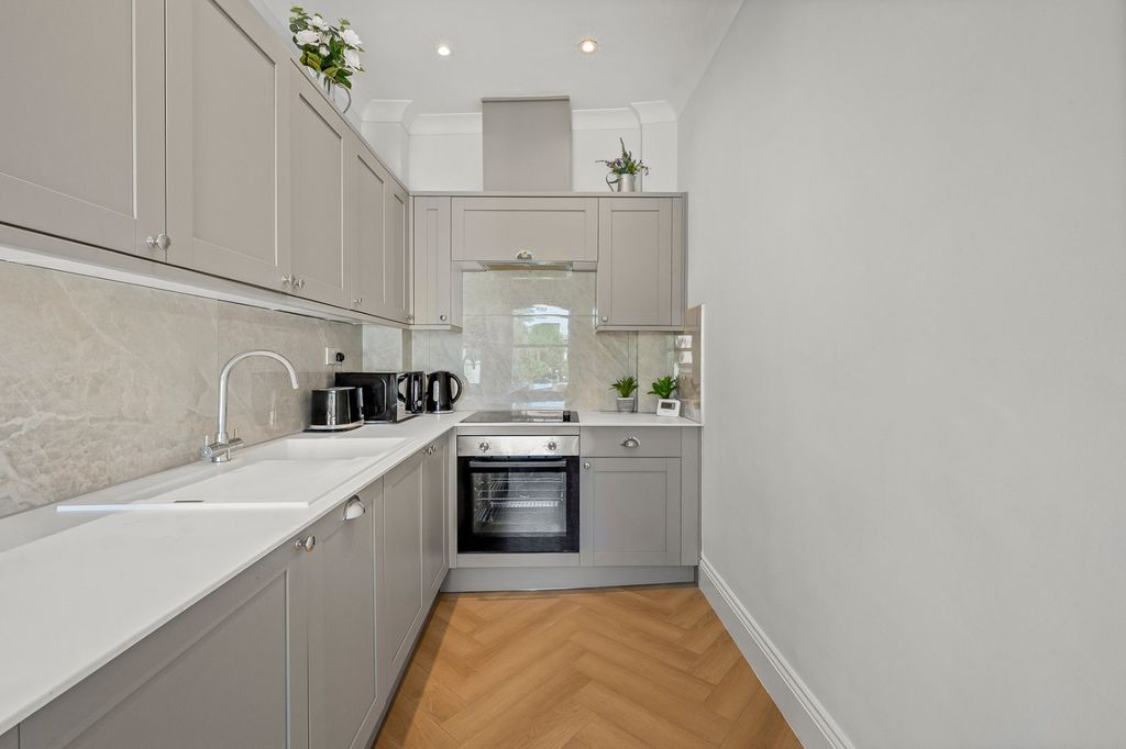 Property photo 3 of 11 Picture No. 05
