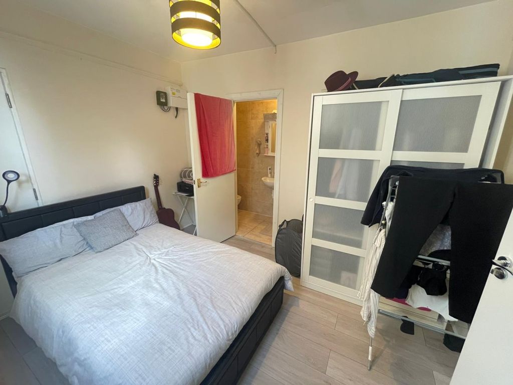 Property photo 3 of 4