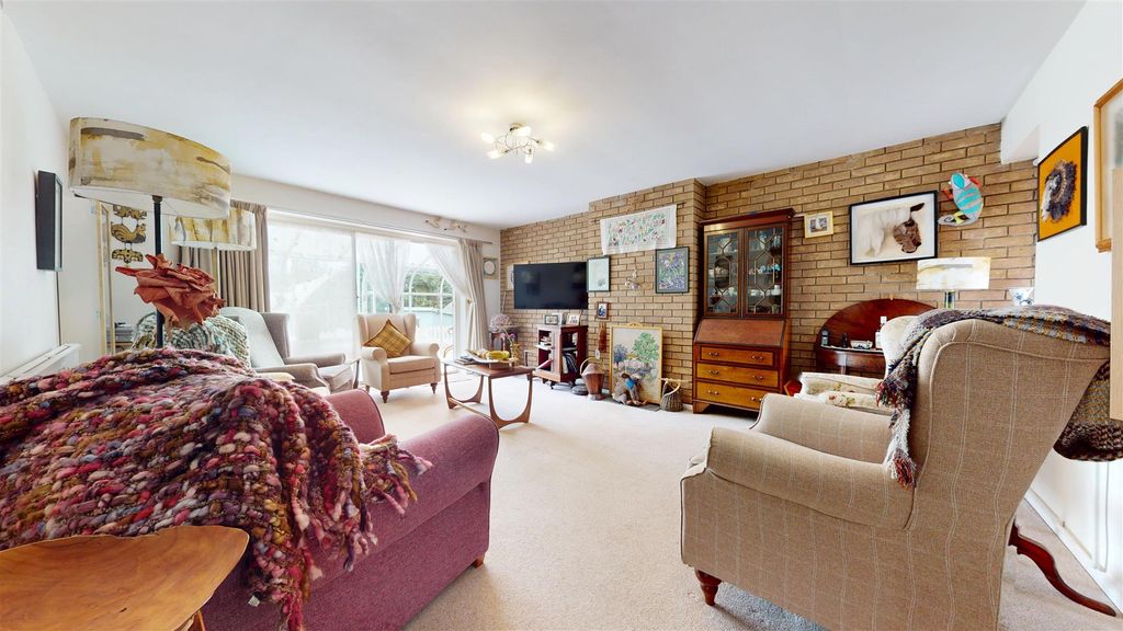 Property photo 2 of 22 Knowsley Park Lane Living Room