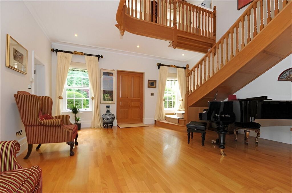 Property photo 2 of 11