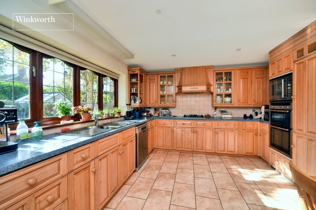 Property photo 3 of 24 Picture No. 48