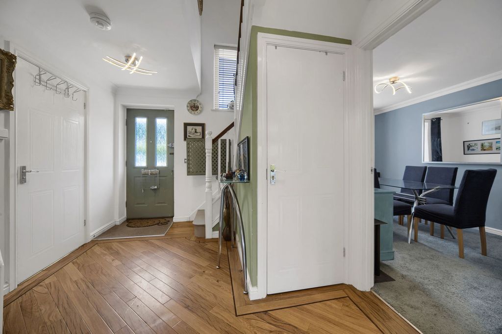 Property photo 2 of 46