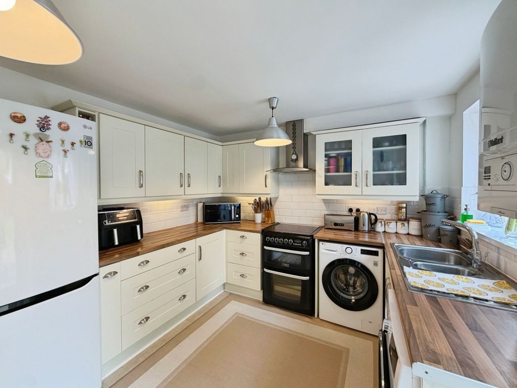Property photo 3 of 12 5159796