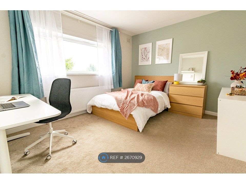 Property photo 2 of 6 Bedroom 2