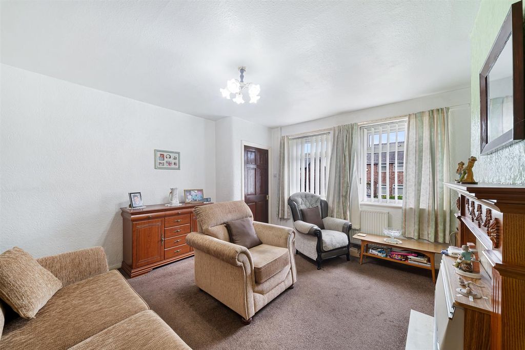 Property photo 2 of 19 55 Kingsway-9.Jpg