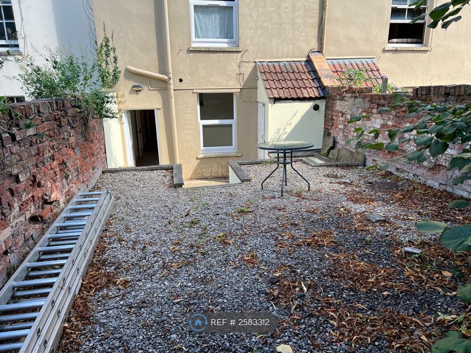 Property photo 2 of 12 11