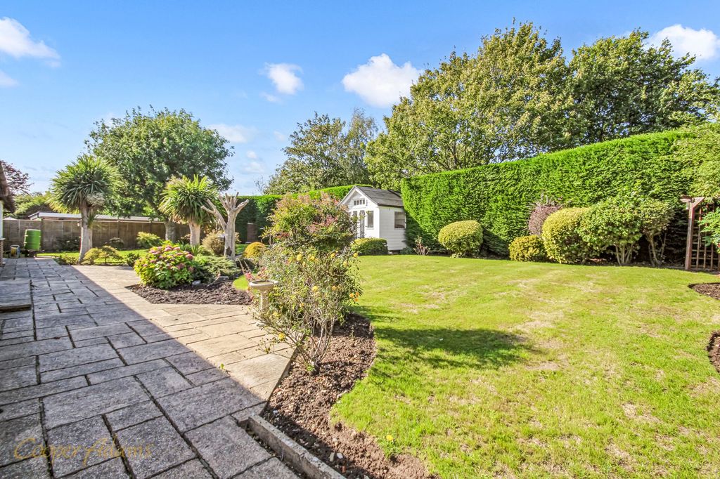 Property photo 2 of 15 Garden