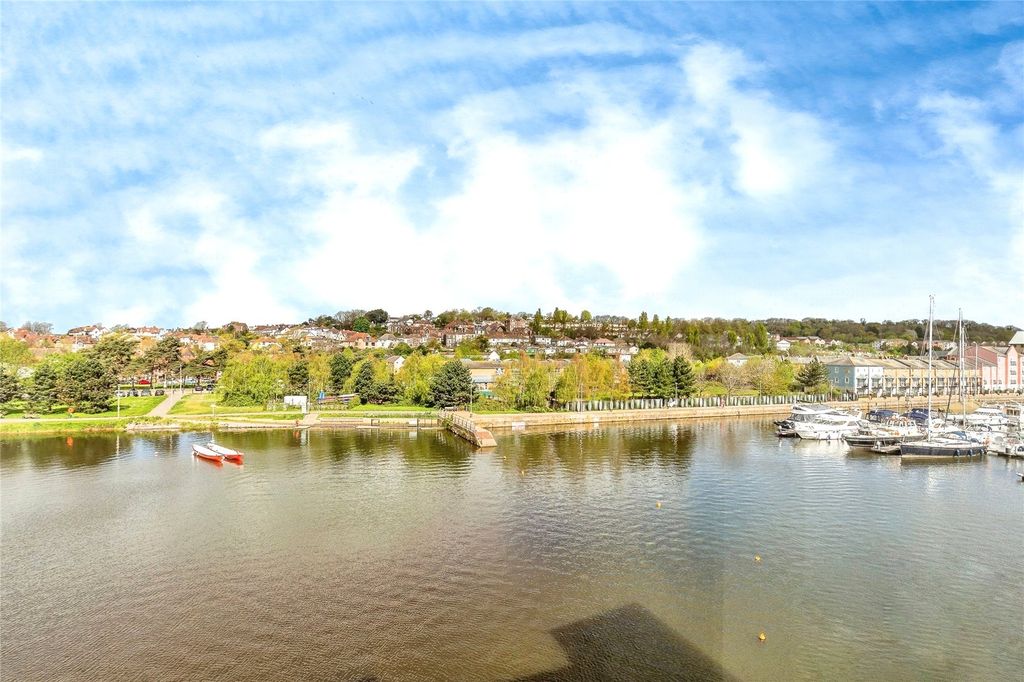 Property photo 2 of 13 Picture No. 15