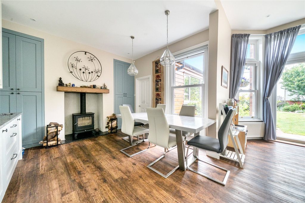 Property photo 3 of 14 Dining Area