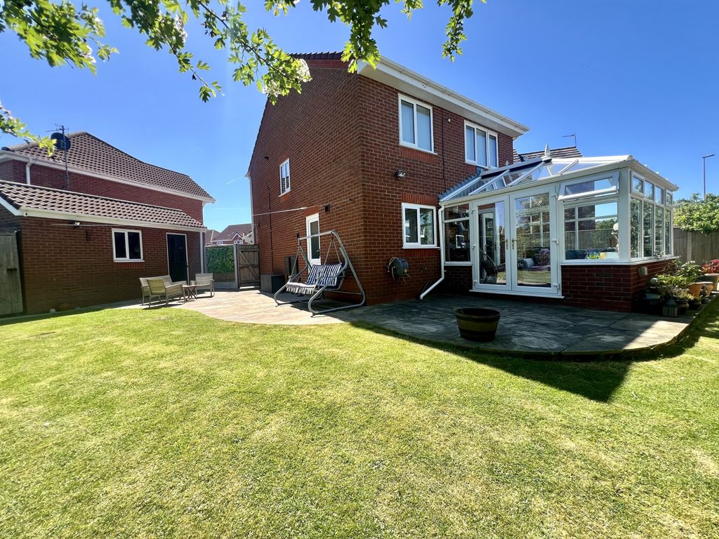 Property photo 2 of 28