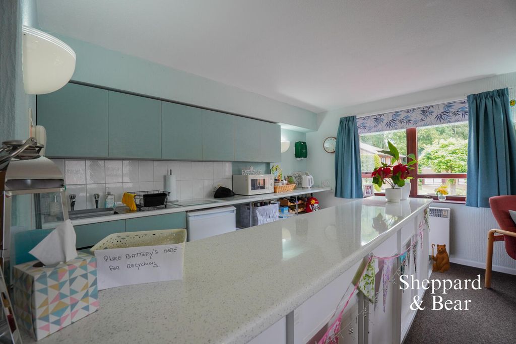 Property photo 3 of 32 Kitchen