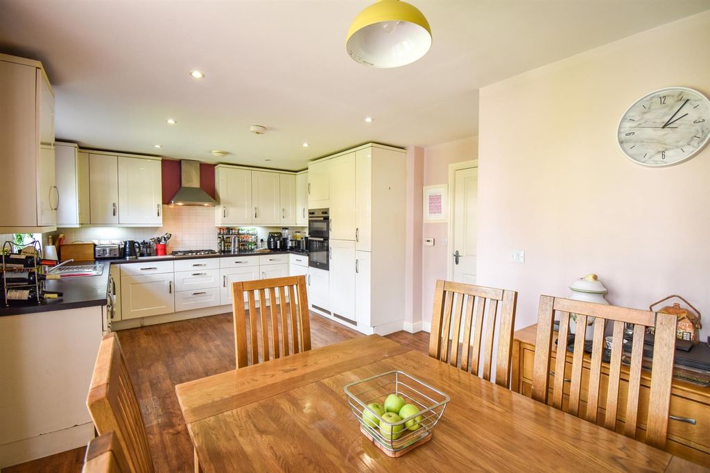 Property photo 3 of 24 Kitchen Diner