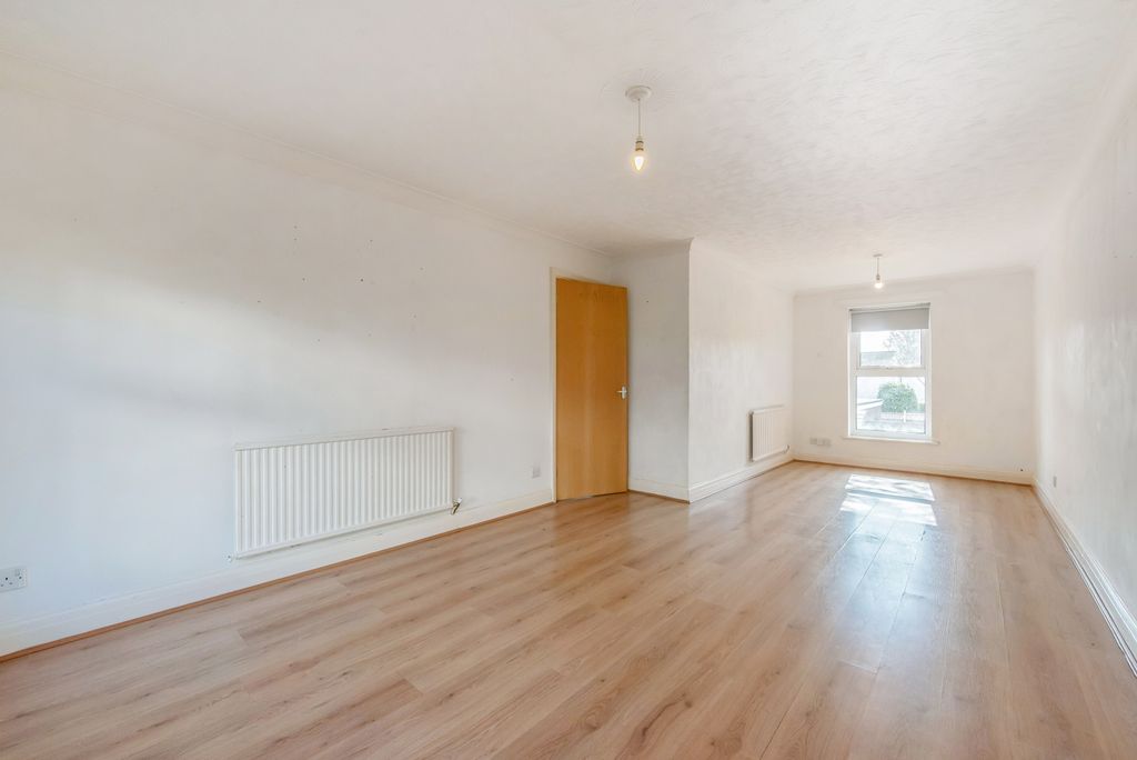 Property photo 2 of 20 Ph15_6526609