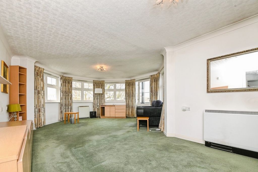 Property photo 2 of 19