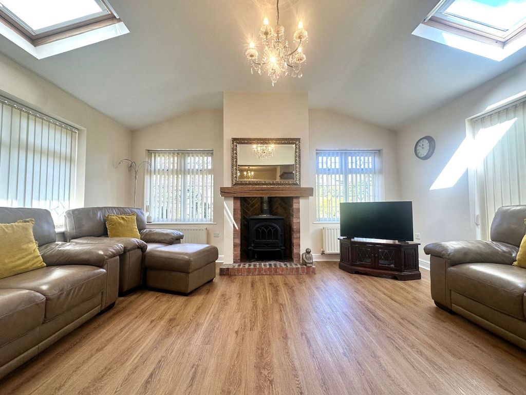 Property photo 3 of 38