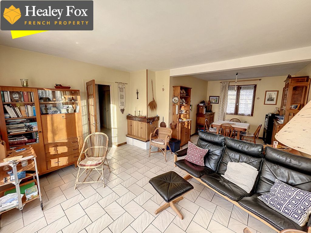 Property photo 3 of 12