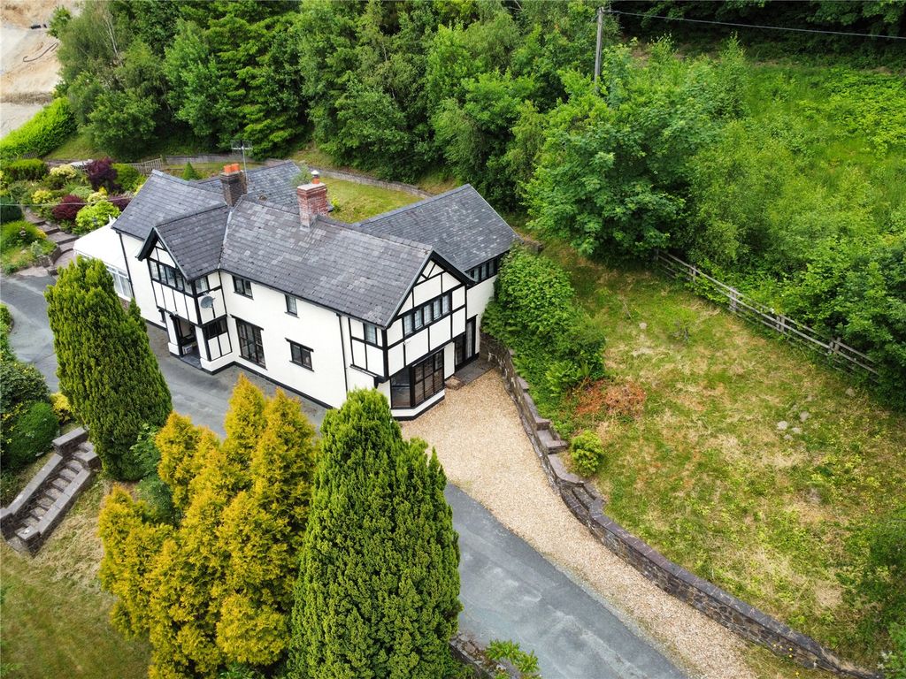 Property photo 2 of 26 Picture No. 36