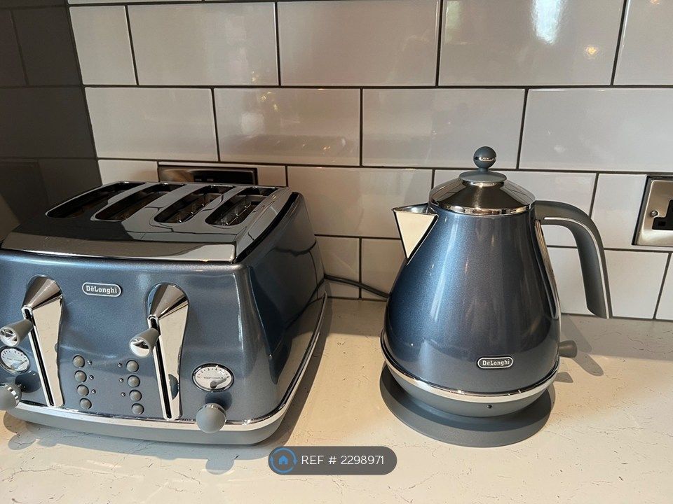 Property photo 3 of 13 Modern Luxury Appliances