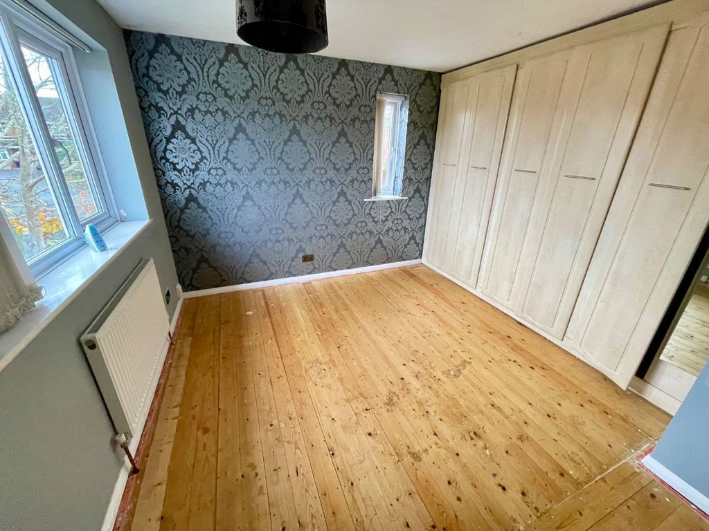 Property photo 3 of 7 4705442