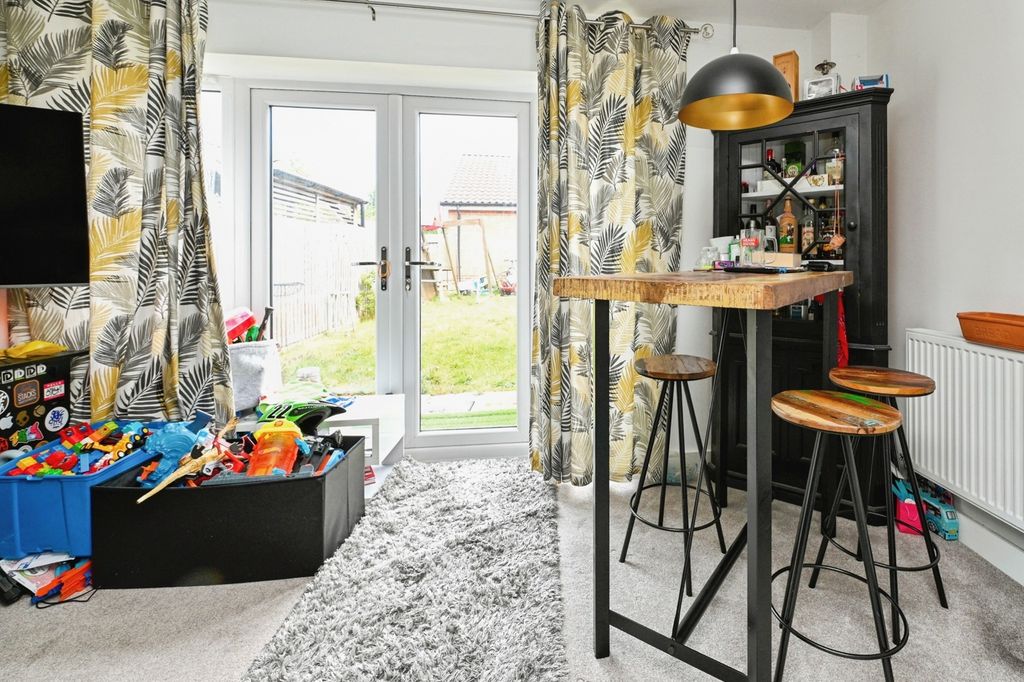 Property photo 3 of 13 Pbox-Img.Jpg