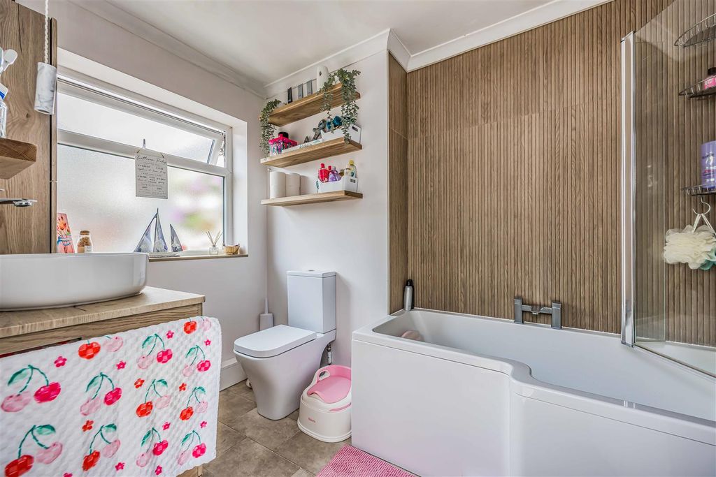 Property photo 3 of 16 55 Paulsgrove Road, Portsmouth-Small-Porticomarket