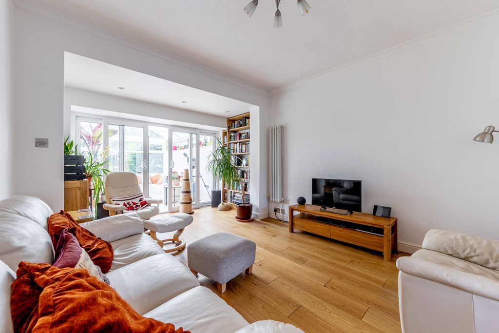 Property photo 3 of 17