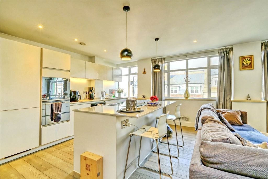 Property photo 1 of 28 Picture No. 76