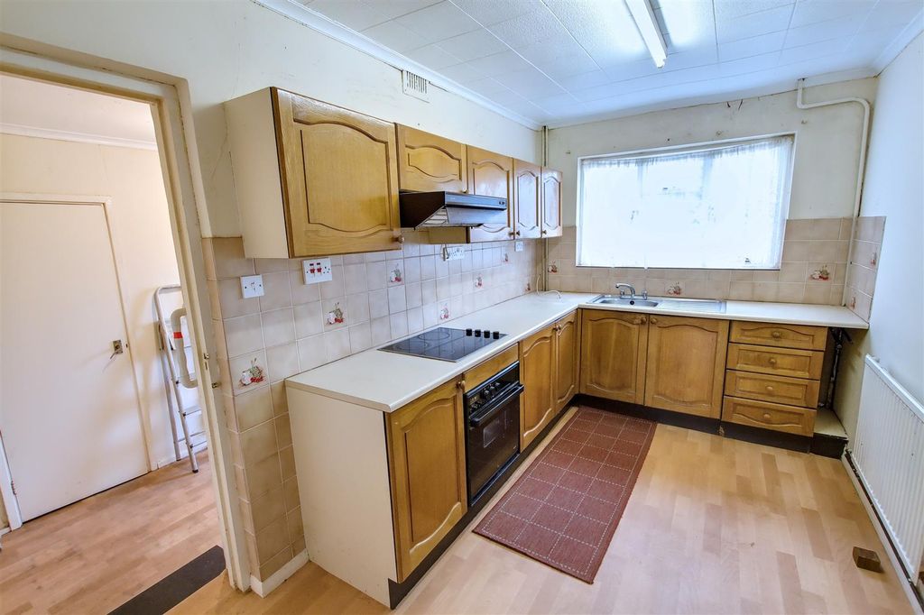 Property photo 2 of 29 Kitchen