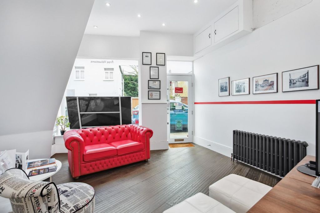 Property photo 2 of 15 1703202516_Ptime_88B Belsize Lane _Nw3 5Be_013.Jpg