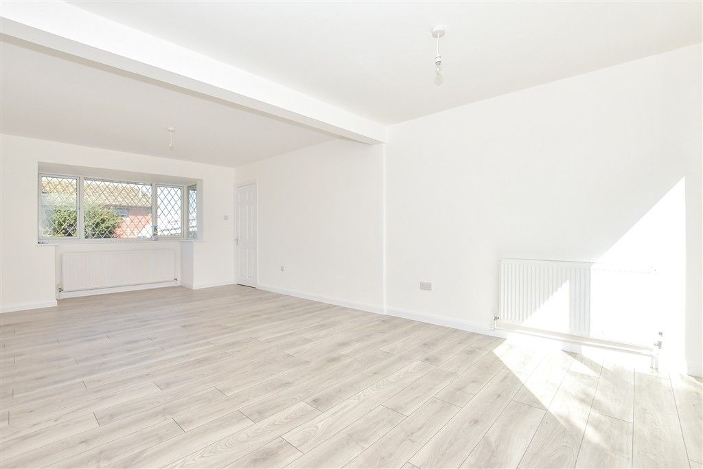 Property photo 2 of 17 Lounge/Diner