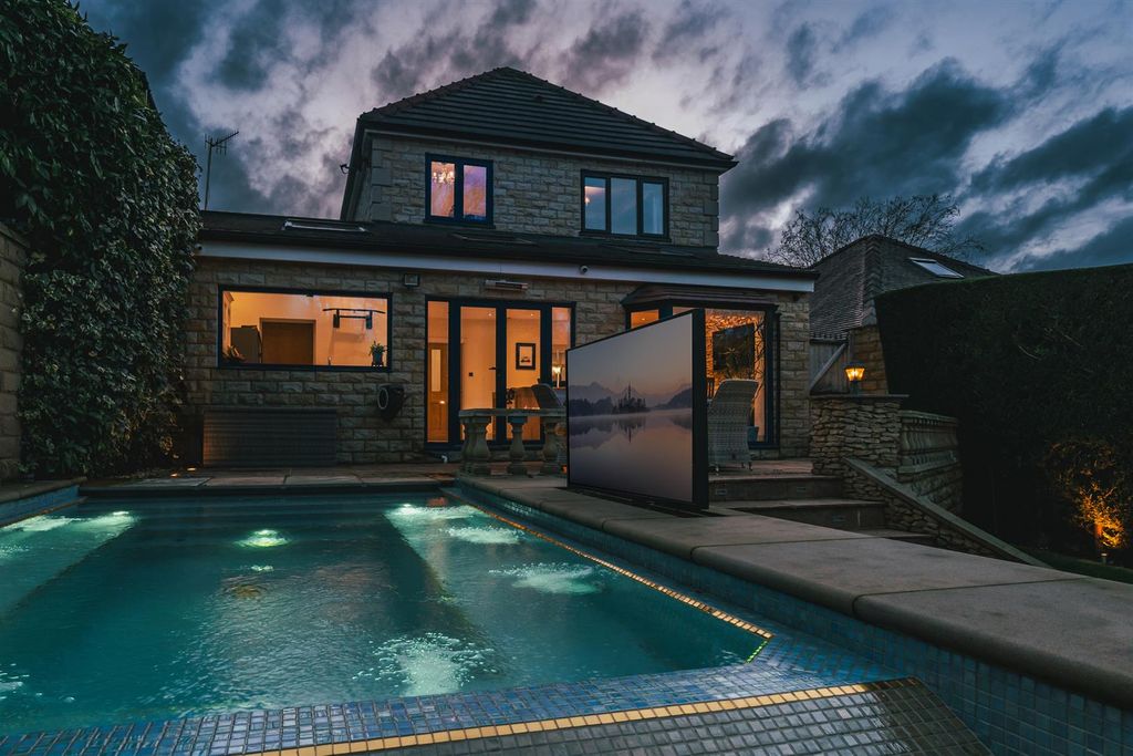 Property photo 1 of 42 Exterior And Gardens