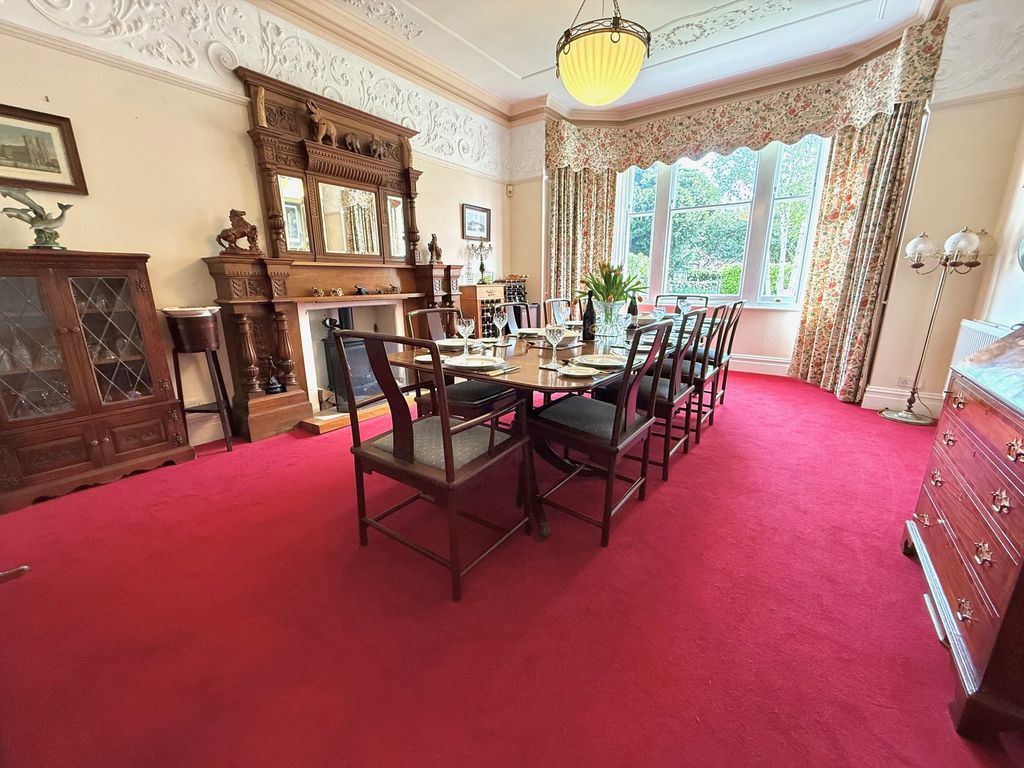 Property photo 3 of 34 Dining Room