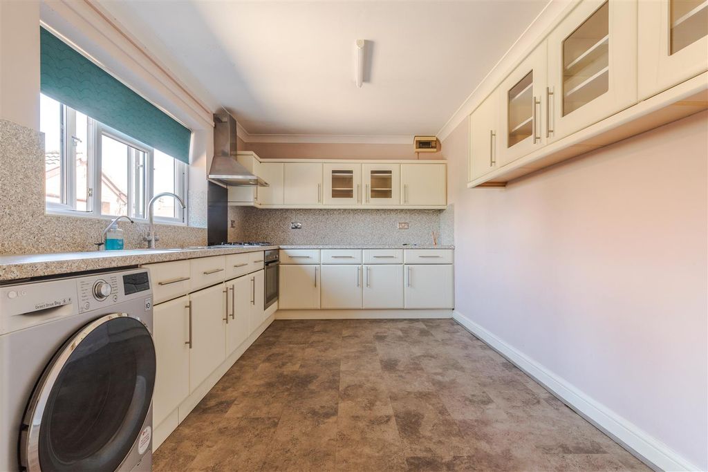 Property photo 2 of 19 Kitchen/Diner