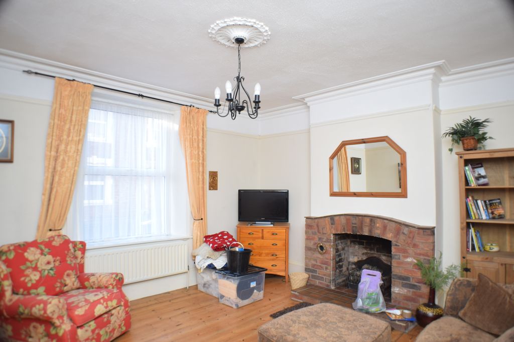 Property photo 2 of 8