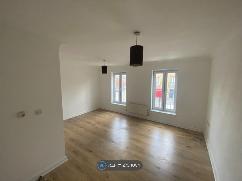 Property photo 2 of 14 Living Room (First Floor)