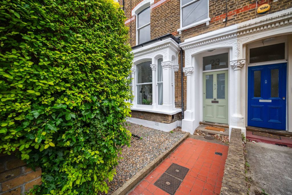 Property photo 2 of 23