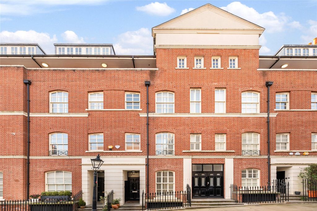 Property photo 3 of 19 Exterior