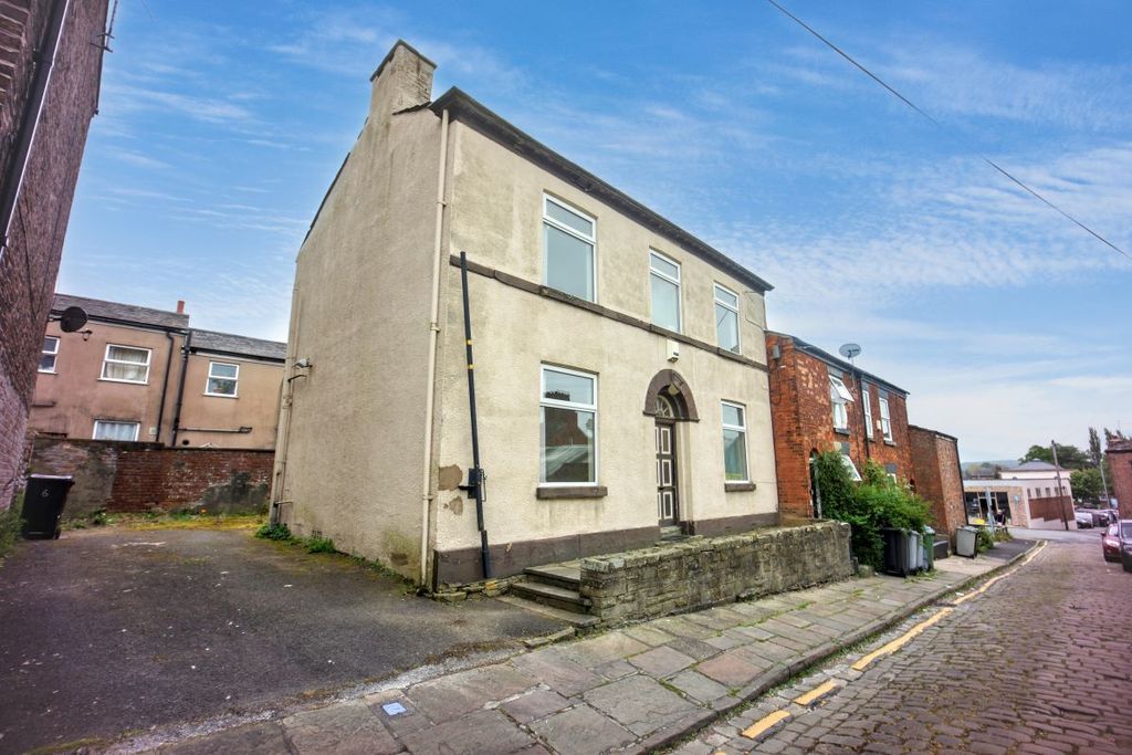 Property photo 3 of 26