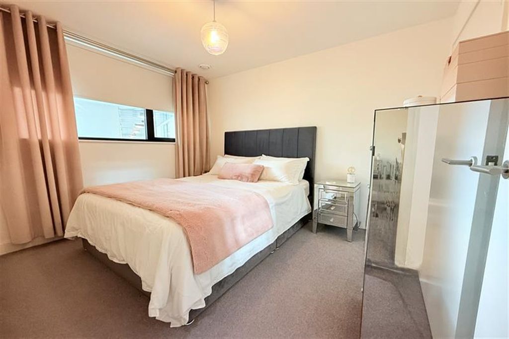 Property photo 3 of 16 (Main)