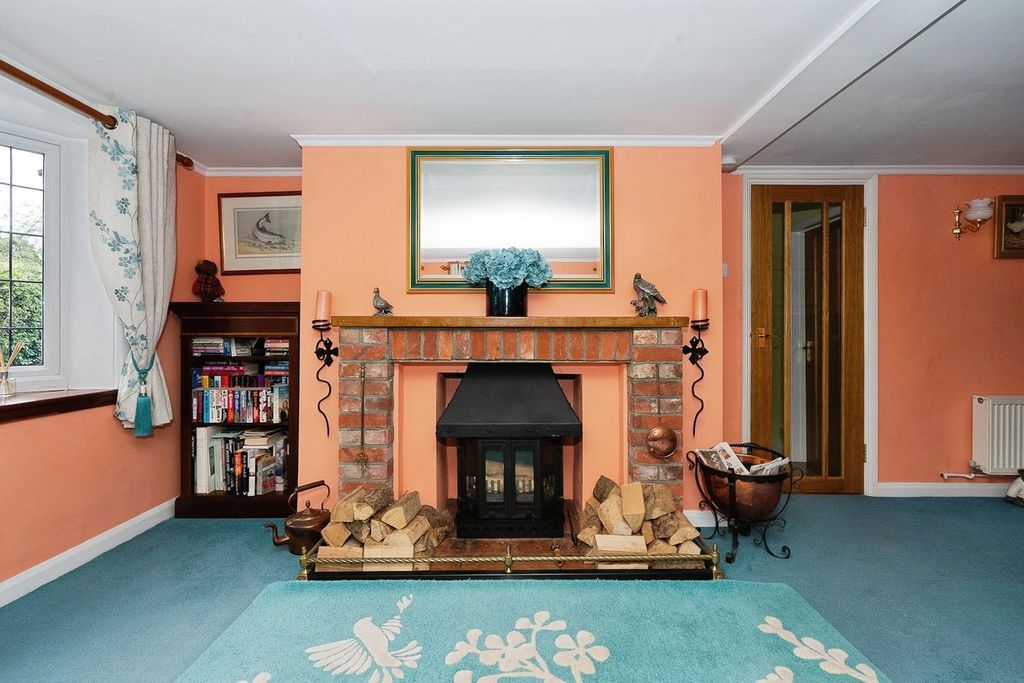 Property photo 2 of 36