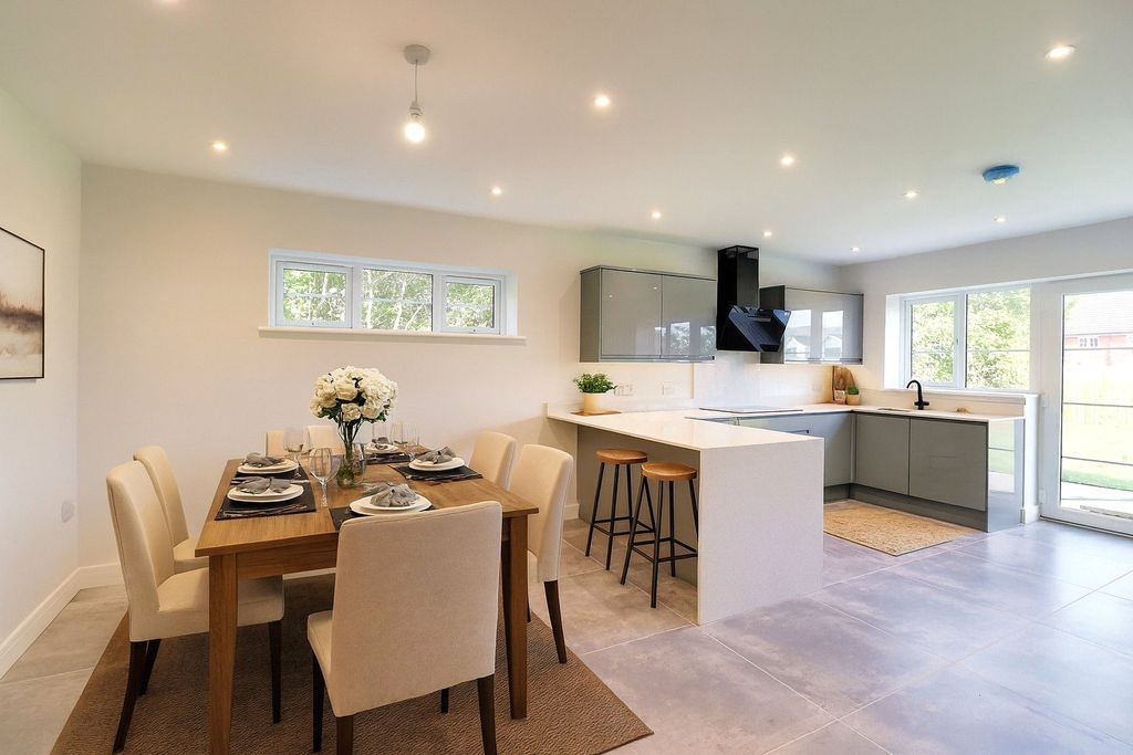 Property photo 2 of 23 2 - Picture No. 30